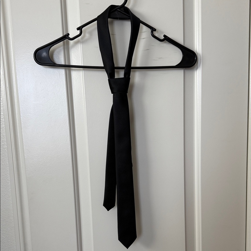 G by Guess Black Tie